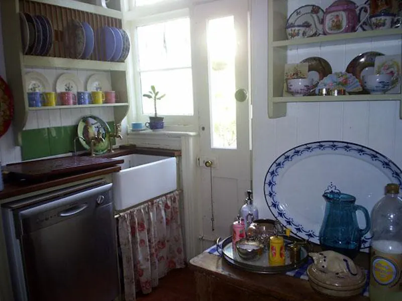 Brighton family home, B1609 (photo 10)