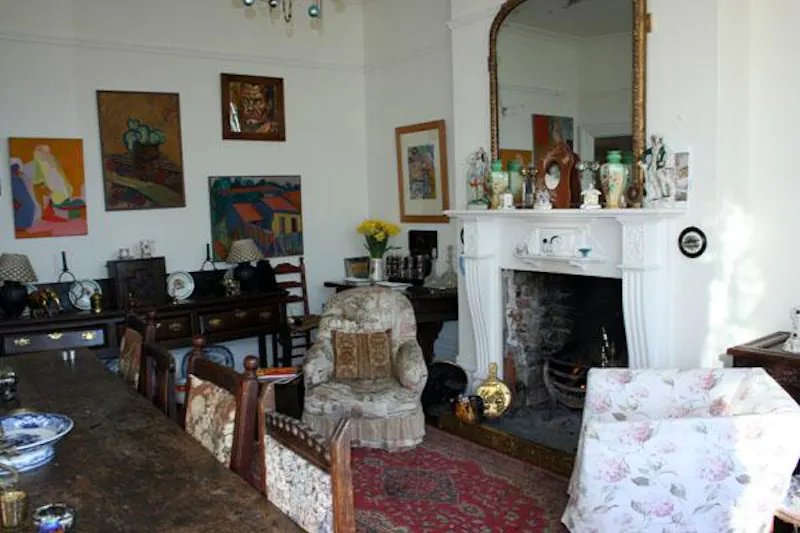 Dining room at Brighton family home, B1609 (photo 12)