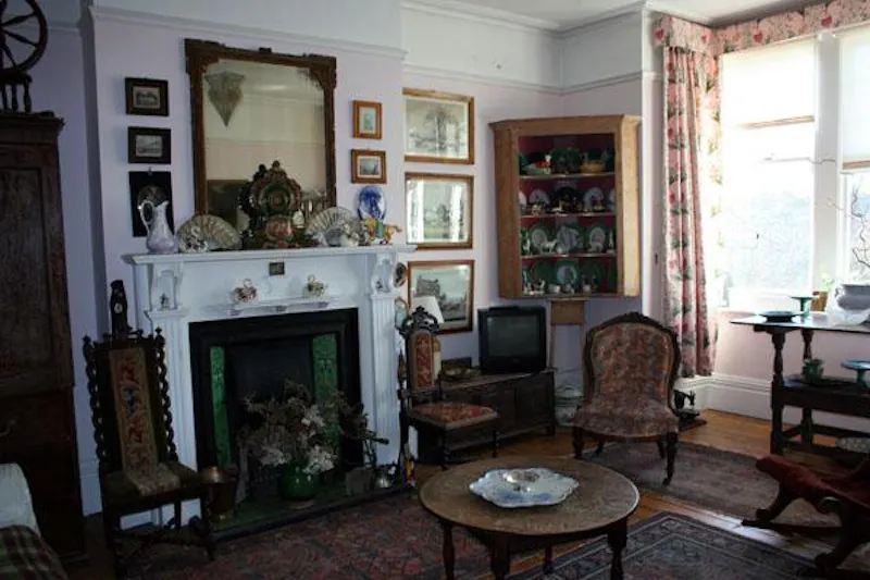 Brighton family home, B1609 (photo 13)