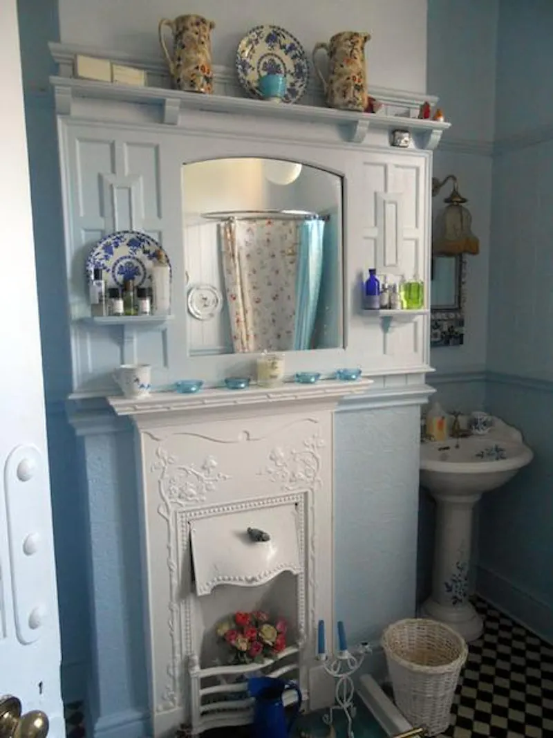 Bathroom at Brighton family home, B1609 (photo 24)