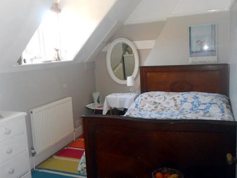 Brighton family home, B1609 (photo 25)