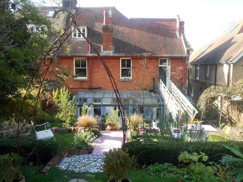 Brighton family home, B1609 (photo 29)