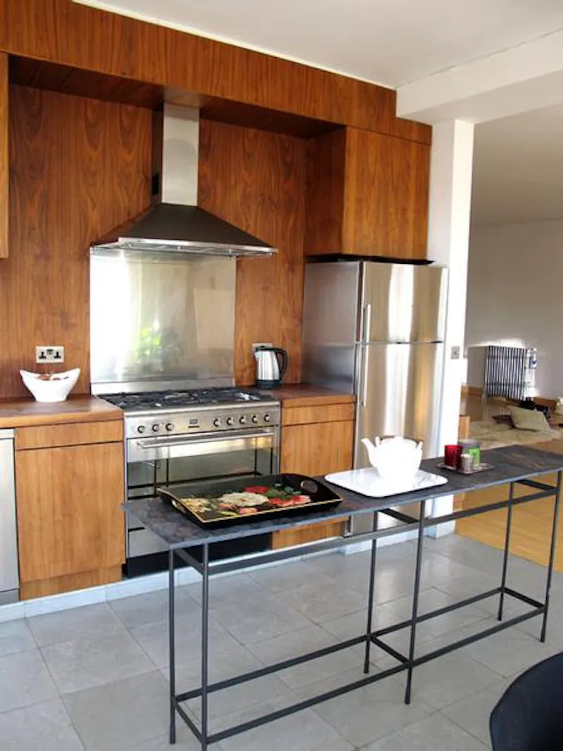 Kitchen at Japan-inspired Kilburn loft, F503 (photo 7)