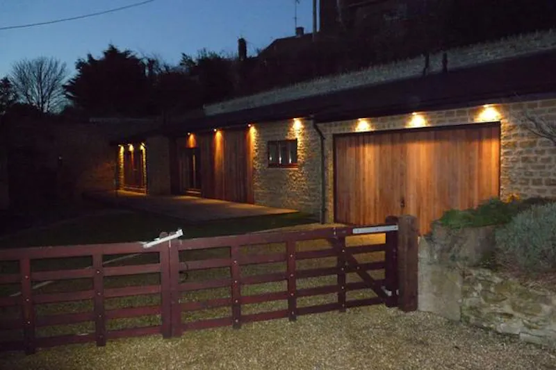 Garage at Film location C836 in Somerset (photo 49)