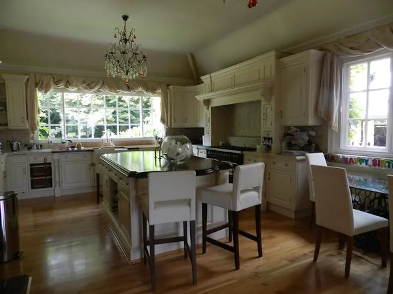 Kitchen at Film location E296 in Hertfordshire (photo 8)