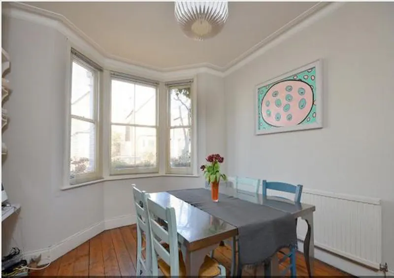 Dining room at Kingston family house, B1610 (photo 9)