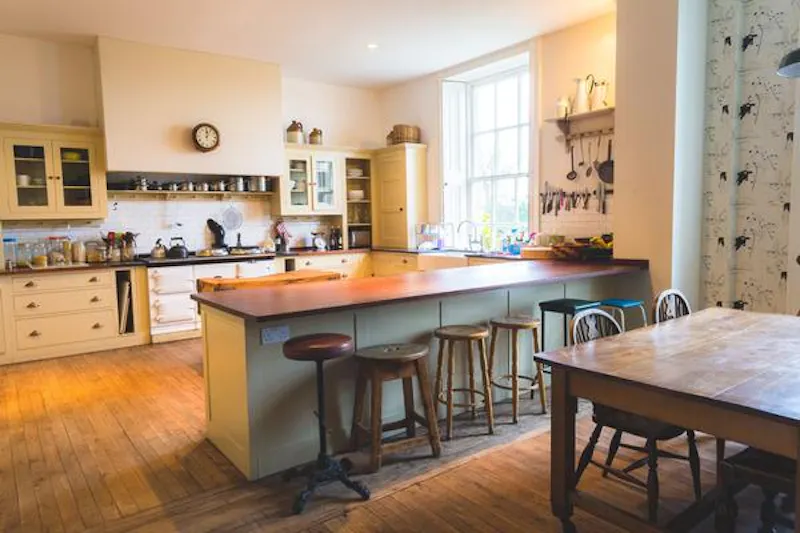 Kitchen at Kemsing estate, A1309 (photo 3)