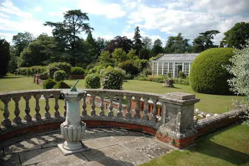Greenhouse at Kemsing estate, A1309 (photo 43)