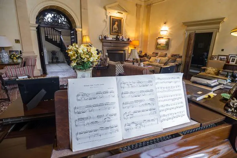 Piano at Exquisite stately home Melton, A1310 (photo 11)