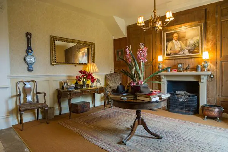 Entrance hall at Exquisite stately home Melton, A1310 (photo 4)