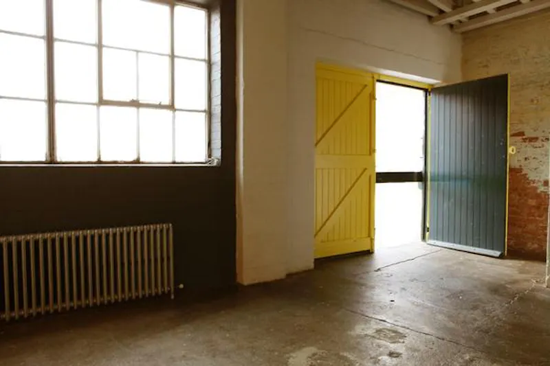 Versatile Deptford studio, N233 (photo 25)