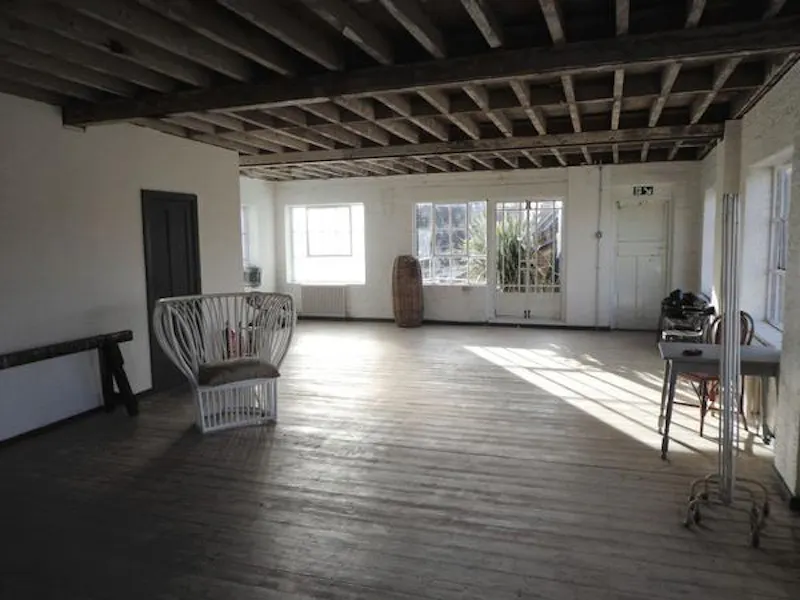 Beams at Versatile Deptford studio, N233 (photo 32)