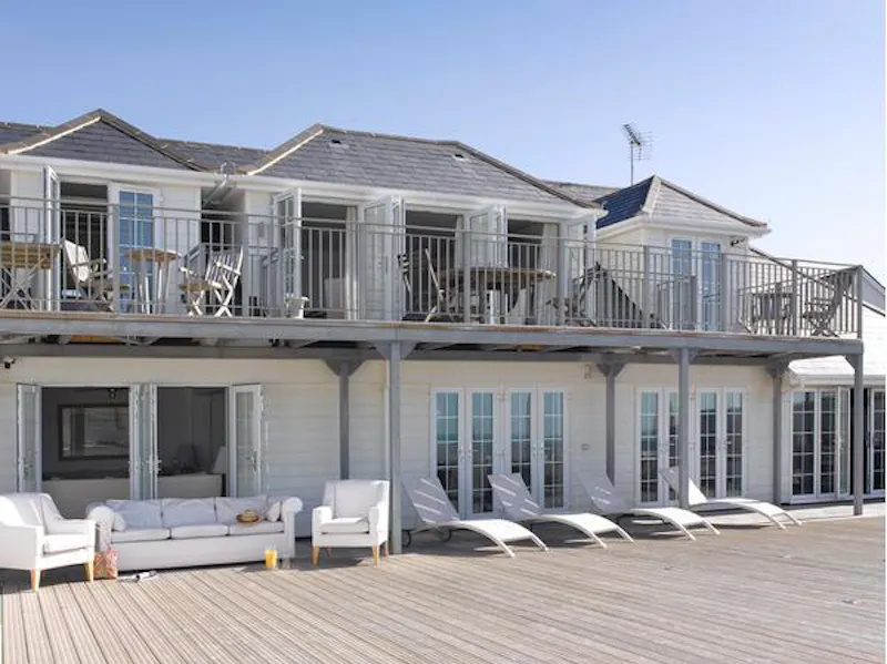Balcony at Littlehampton beach house, C840 (photo 1)