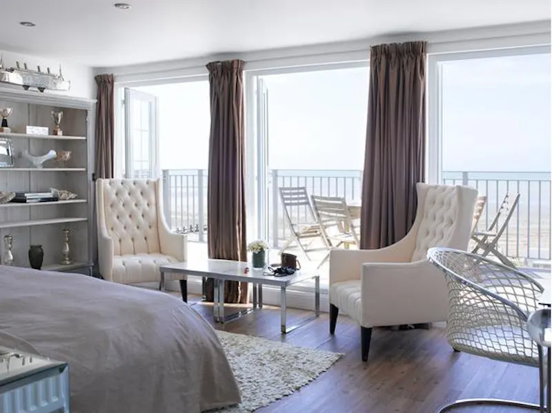 Littlehampton beach house, C840 (photo 2)