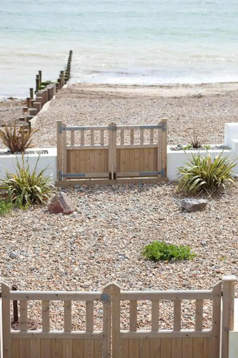 Littlehampton beach house, C840 (photo 17)