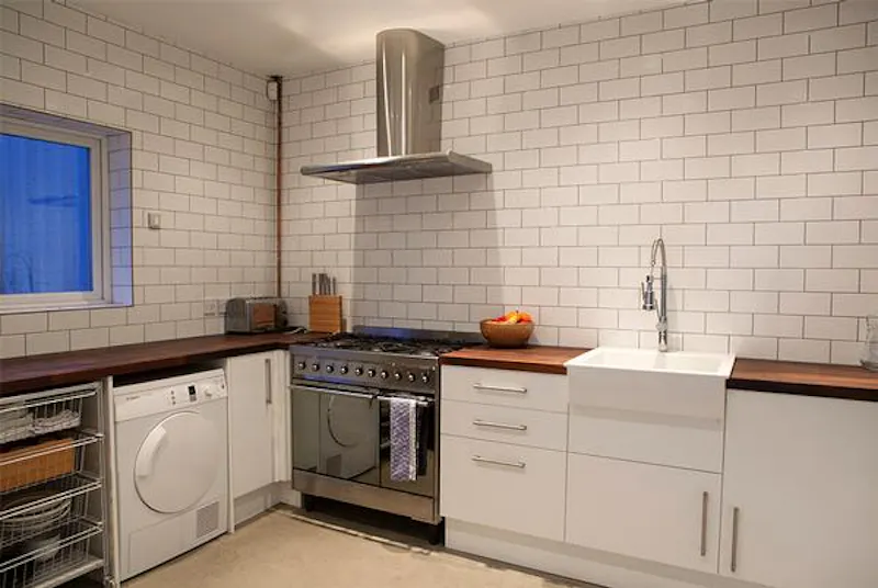 Kitchen at Bromley-by-Bow industrial studio, N234 (photo 7)