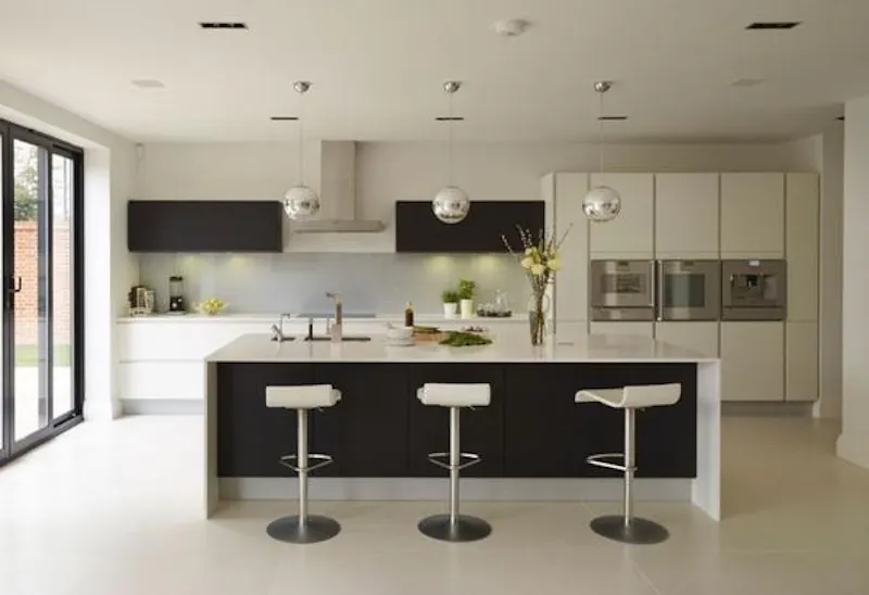Kitchen at Modern Bishop's Stortford Home, D2141 (photo 6)