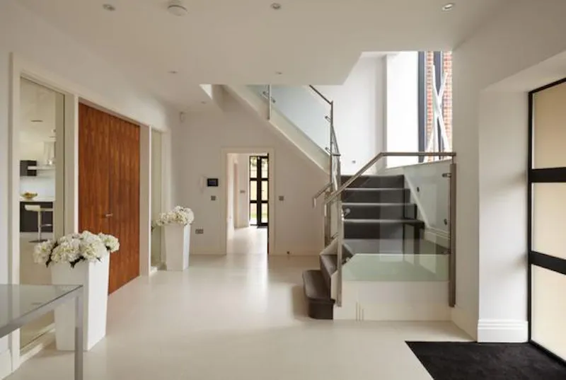 Entrance hall at Modern Bishop's Stortford Home, D2141 (photo 10)