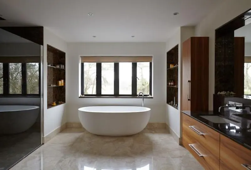 Bathroom at Modern Bishop's Stortford Home, D2141 (photo 19)