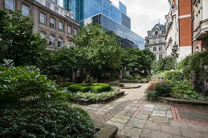 City of London banqueting hall, A1313 (photo 26)