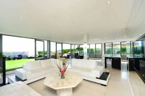 Sleek Brixton Hill apartment, K370