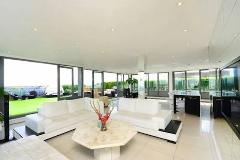 Living Room at Sleek Brixton Hill apartment, K370 (photo 1)