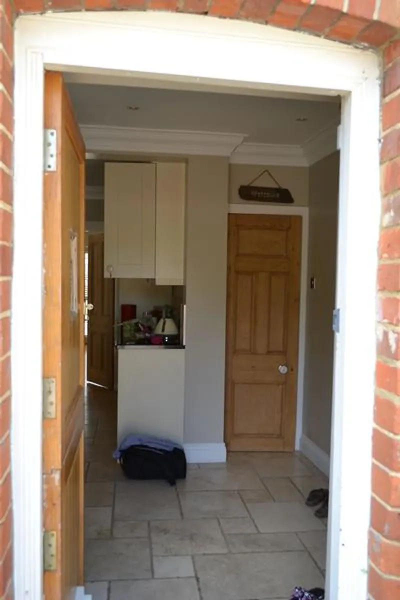 Stone cottage in Basingstoke, C839 (photo 2)