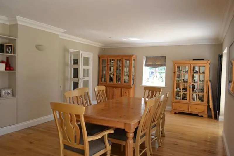 Dining room at Stone cottage in Basingstoke, C839 (photo 11)