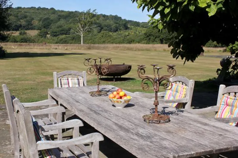 Terrace/Patio at West Sussex medieval manor, H170 (photo 27)
