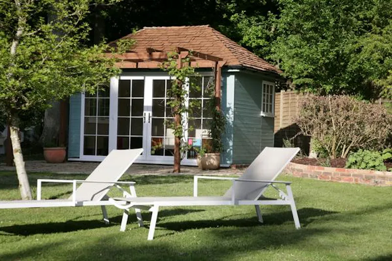 Summer house at Film location D2144 in East Sussex (photo 29)