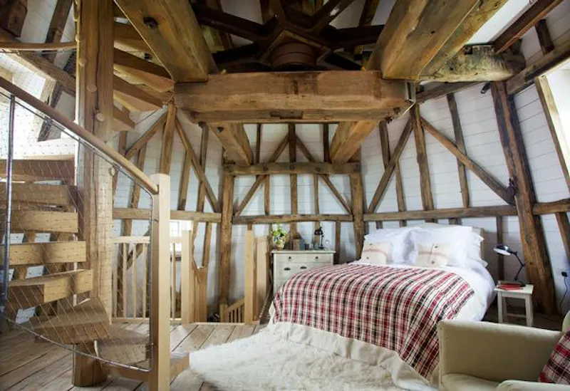 Bedroom at Pretty Benenden windmill , Q68 (photo 10)
