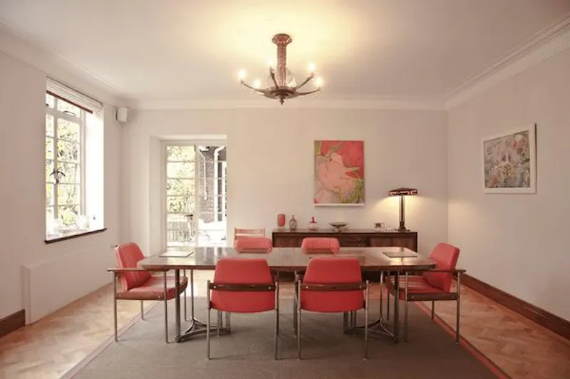 Dining room at Art Deco Herne Hill house, D2145 (photo 9)