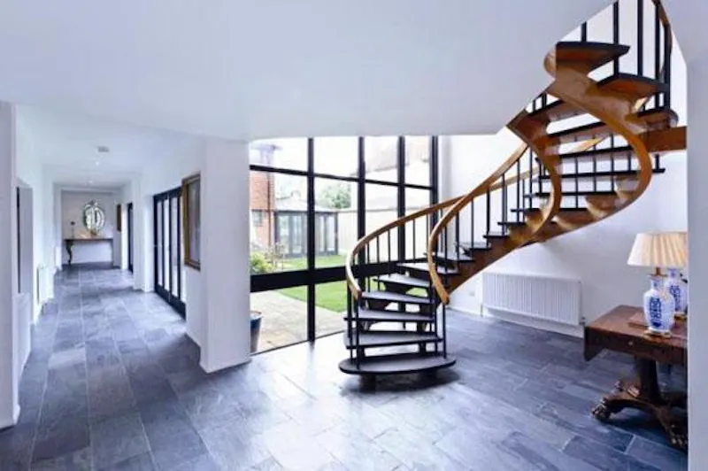 Staircase at Film location D2147 in West Sussex (photo 6)