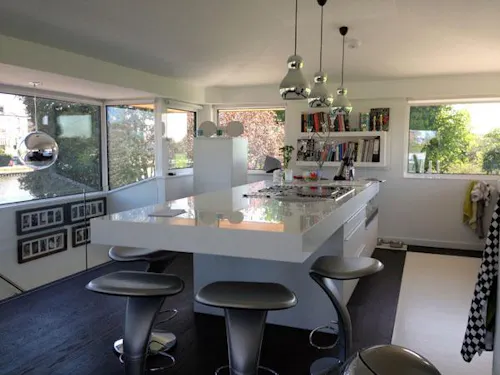 Stunning modern Surbiton house, K375