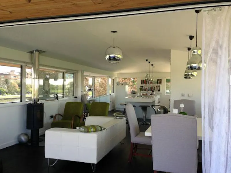 Kitchen at Stunning modern Surbiton house, K375 (photo 3)