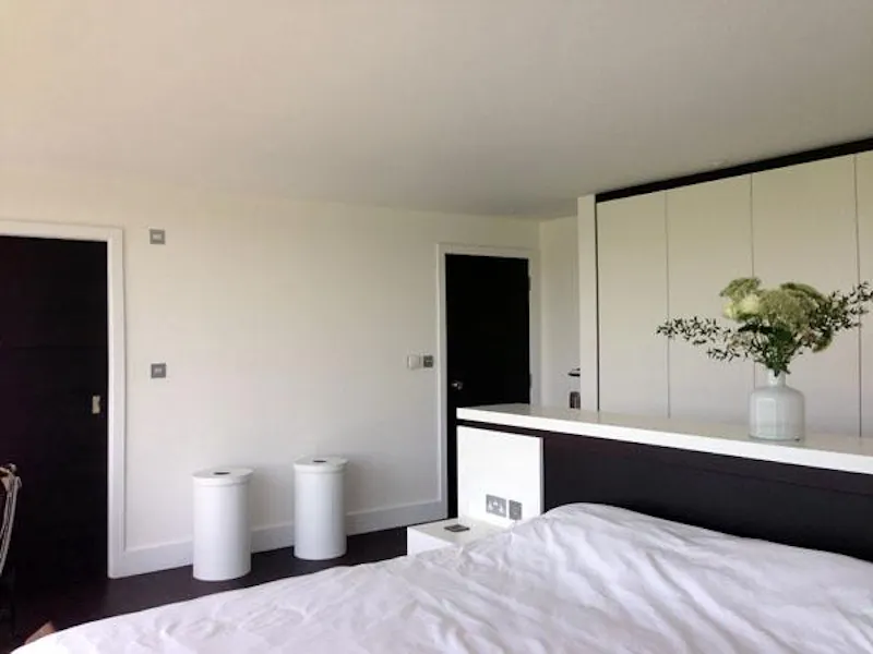 Bedroom at Stunning modern Surbiton house, K375 (photo 11)