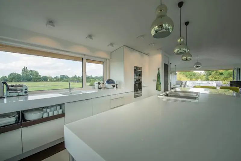 Stunning modern Surbiton house, K375 (photo 25)