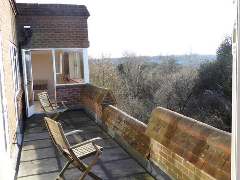 Farnham art deco house, E388 (photo 23)