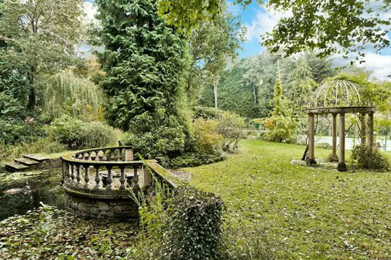 Garden - wild at Untouched 80's home in Orpington, E389 (photo 25)