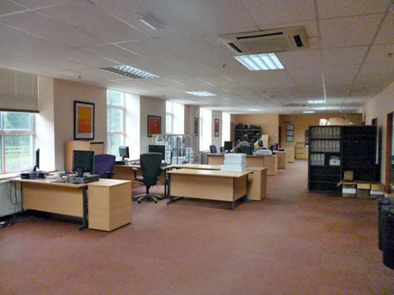 Large factory space near Burnley, N241 (photo 10)