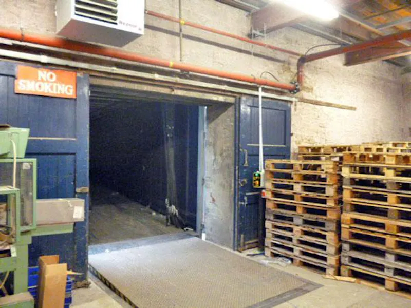 Large factory space near Burnley, N241 (photo 19)