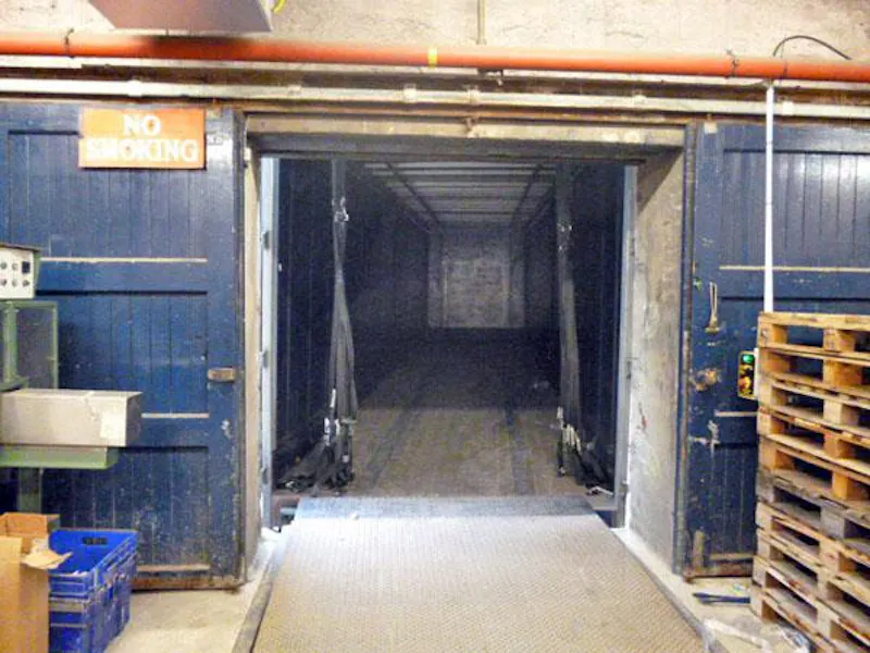 Large factory space near Burnley, N241 (photo 20)