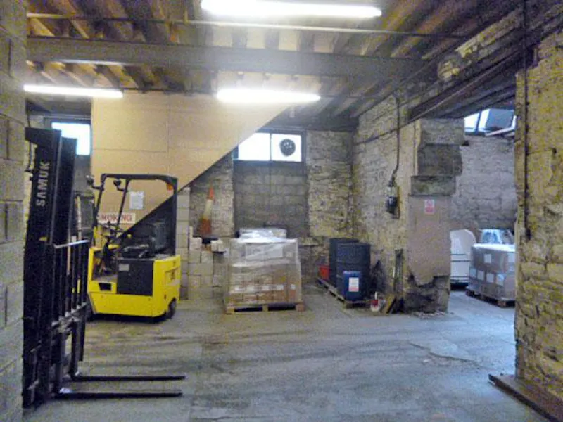 Large factory space near Burnley, N241 (photo 21)