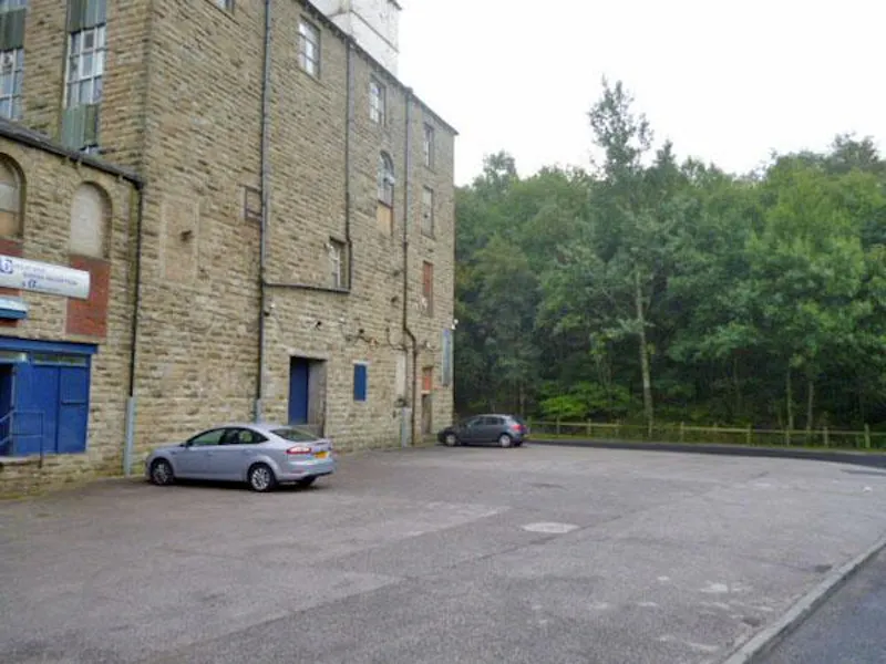 Large factory space near Burnley, N241 (photo 25)