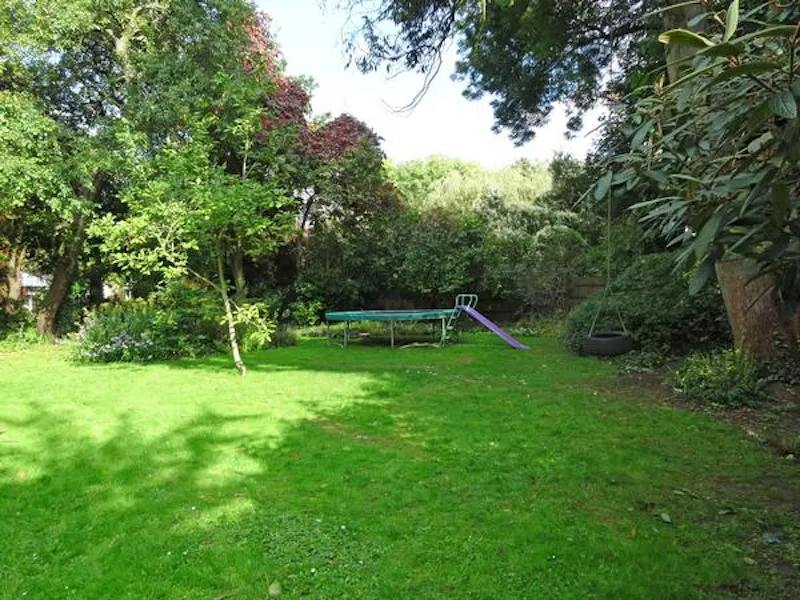 Detached Dulwich stills house , B1618 (photo 37)