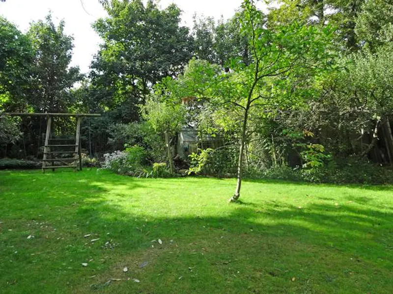 Detached Dulwich stills house , B1618 (photo 40)