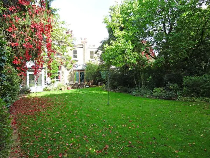 Detached Dulwich stills house , B1618 (photo 44)