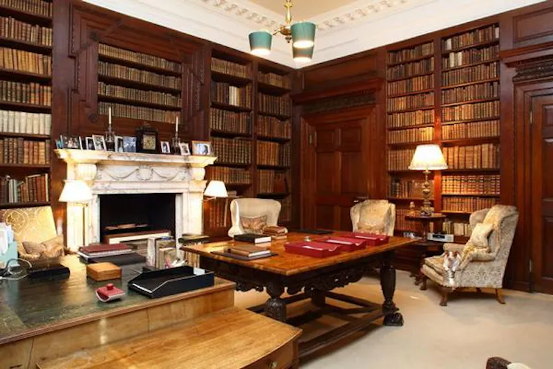 Library at Country estate in Fakenham, A1323 (photo 8)