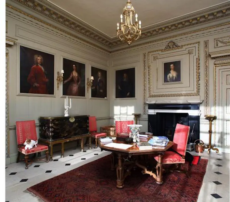 Drawing room at Country estate in Fakenham, A1323 (photo 9)