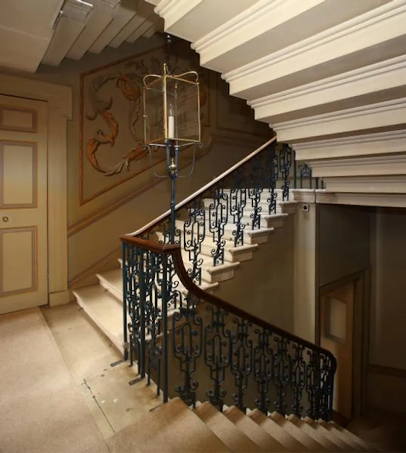 Staircase at Country estate in Fakenham, A1323 (photo 14)